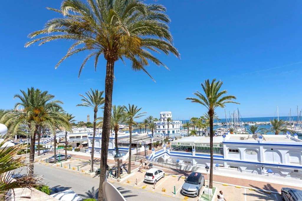 Estepona Luxury Seafront Penthouse With Parking Exterior photo